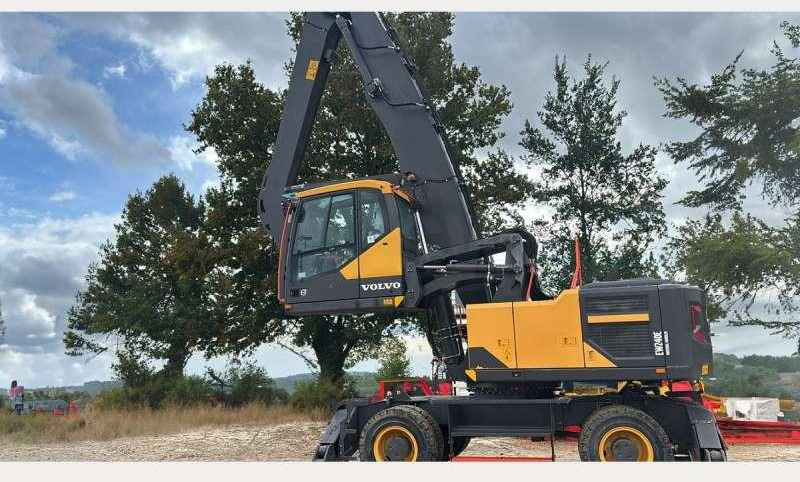 Volvo EW240EMH - Waste/ Industry handler: picture 2 Volvo EW240EMH - Waste/ Industry handler: picture 2