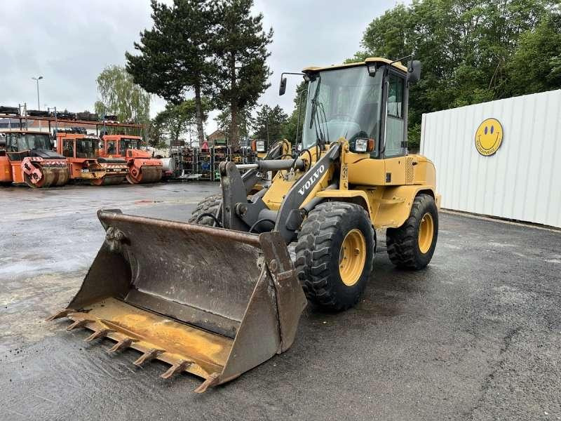 Volvo L30G - Wheel loader: picture 2 Volvo L30G - Wheel loader: picture 2