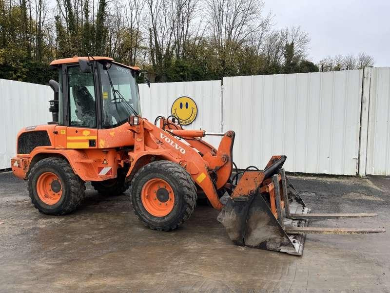 Volvo L30G - Wheel loader: picture 1 Volvo L30G - Wheel loader: picture 1