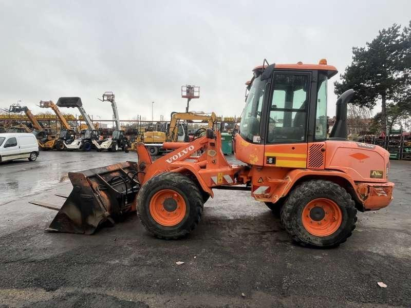 Volvo L30G - Wheel loader: picture 4 Volvo L30G - Wheel loader: picture 4