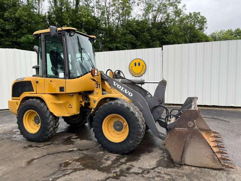 Volvo L30G - Wheel loader: picture 1 Volvo L30G - Wheel loader: picture 1