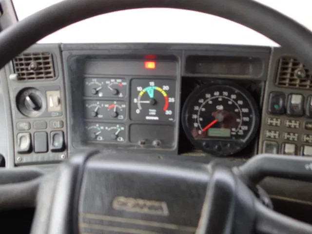 Scania P124-360 124-360 6x6 manual fuelpump - Tipper: picture 4 Scania P124-360 124-360 6x6 manual fuelpump - Tipper: picture 4