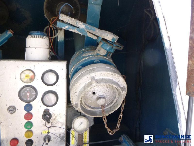 Tanker semi-trailer Feldbinder Powder tank alu 40 m3 + engine/compressor: picture 17 Tanker semi-trailer Feldbinder Powder tank alu 40 m3 + engine/compressor: picture 17