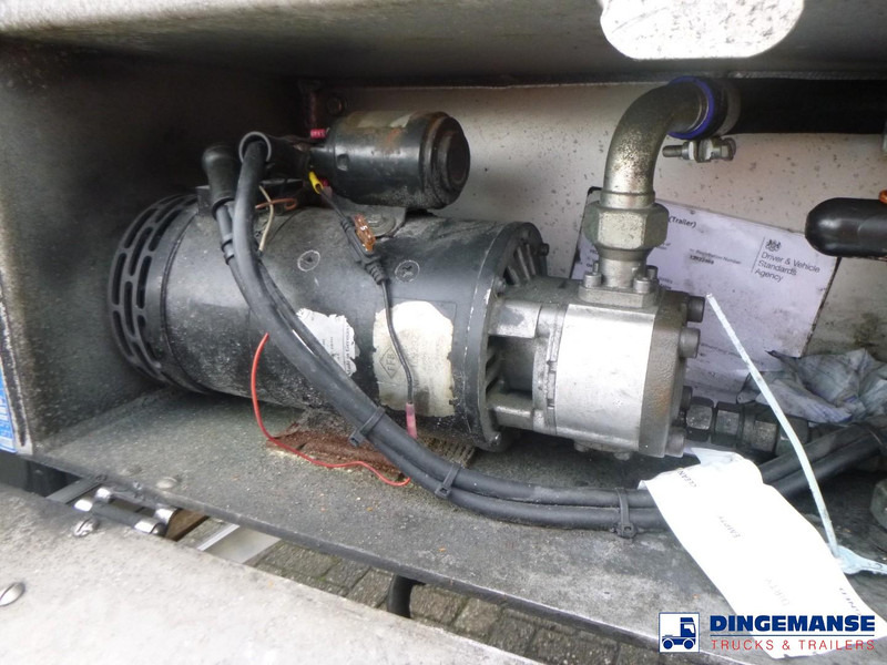 Tanker semi-trailer Feldbinder Powder tank alu 63 m3 (tipping): picture 15 Tanker semi-trailer Feldbinder Powder tank alu 63 m3 (tipping): picture 15