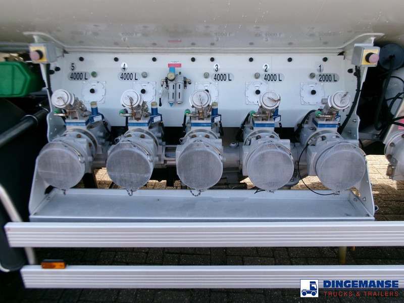 Tanker truck Iveco AD260S31Y 6X2 fuel tank 19 m3 / 5 comp / ADR 02-07-2024: picture 10