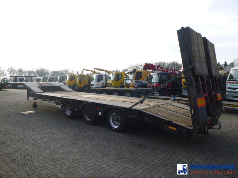 KING 3-axle lowbed trailer GTS44 - Low loader semi-trailer: picture 3 KING 3-axle lowbed trailer GTS44 - Low loader semi-trailer: picture 3