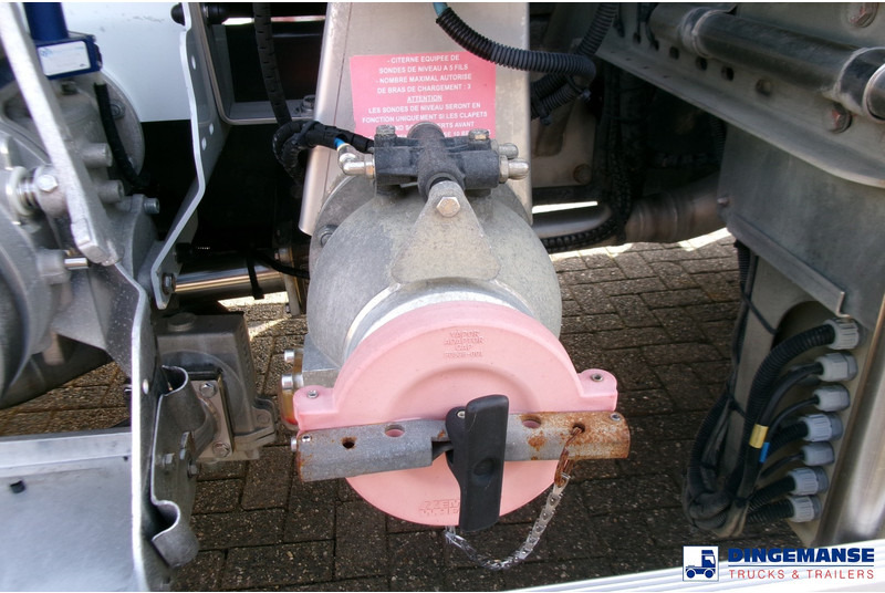 Tanker truck Renault Premium 300 4x2 fuel tank 14.2 m3 / 4 comp: picture 12