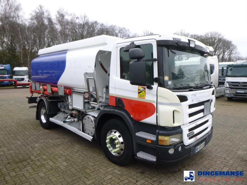 Scania P 270 DB 4x2 fuel tank 13.6 m3 / 4 comp - Tanker truck: picture 2 Scania P 270 DB 4x2 fuel tank 13.6 m3 / 4 comp - Tanker truck: picture 2