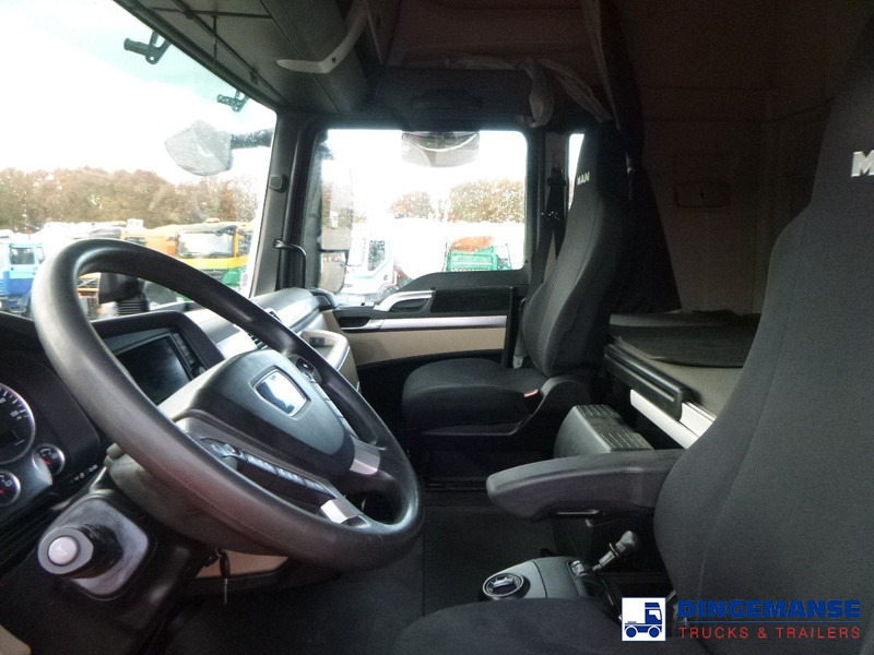 Interior photo 1: Tractor unit MAN TGX 18.460 4x2 Euro 6 + Hydraulics & Compressor