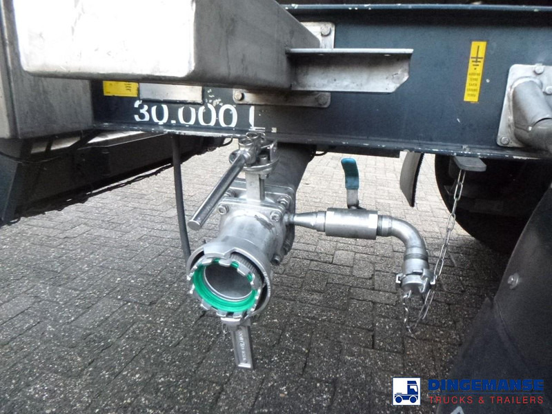 Van Hool Chemical tank inox L4BH 30 m3 / 1 comp / ADR 29/08/24 - Tanker semi-trailer: picture 5 Van Hool Chemical tank inox L4BH 30 m3 / 1 comp / ADR 29/08/24 - Tanker semi-trailer: picture 5