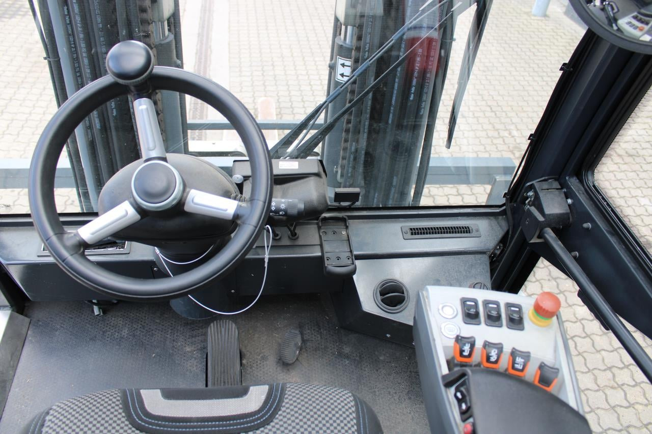 Carer A80-900X - Electric forklift: picture 3 Carer A80-900X - Electric forklift: picture 3