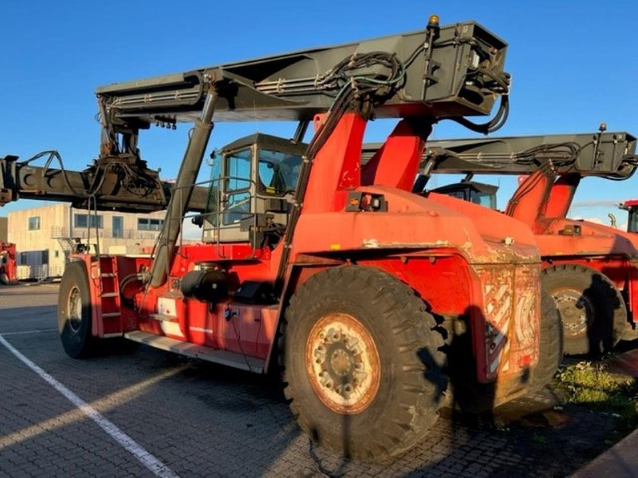 Kalmar DRF450-65S6X - Reach stacker: picture 3 Kalmar DRF450-65S6X - Reach stacker: picture 3