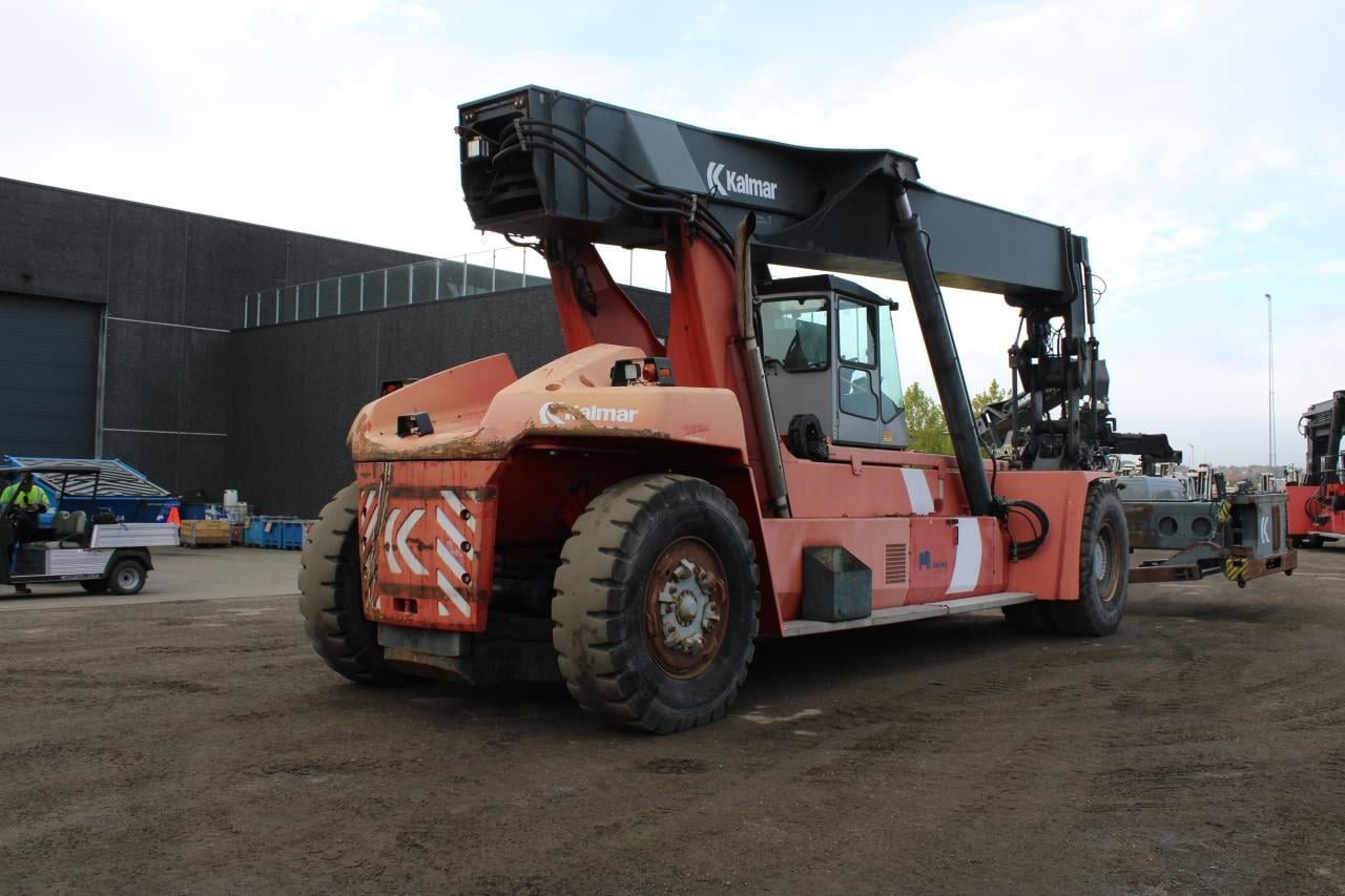 Kalmar DRF450-75S6XS - Reach stacker: picture 3 Kalmar DRF450-75S6XS - Reach stacker: picture 3