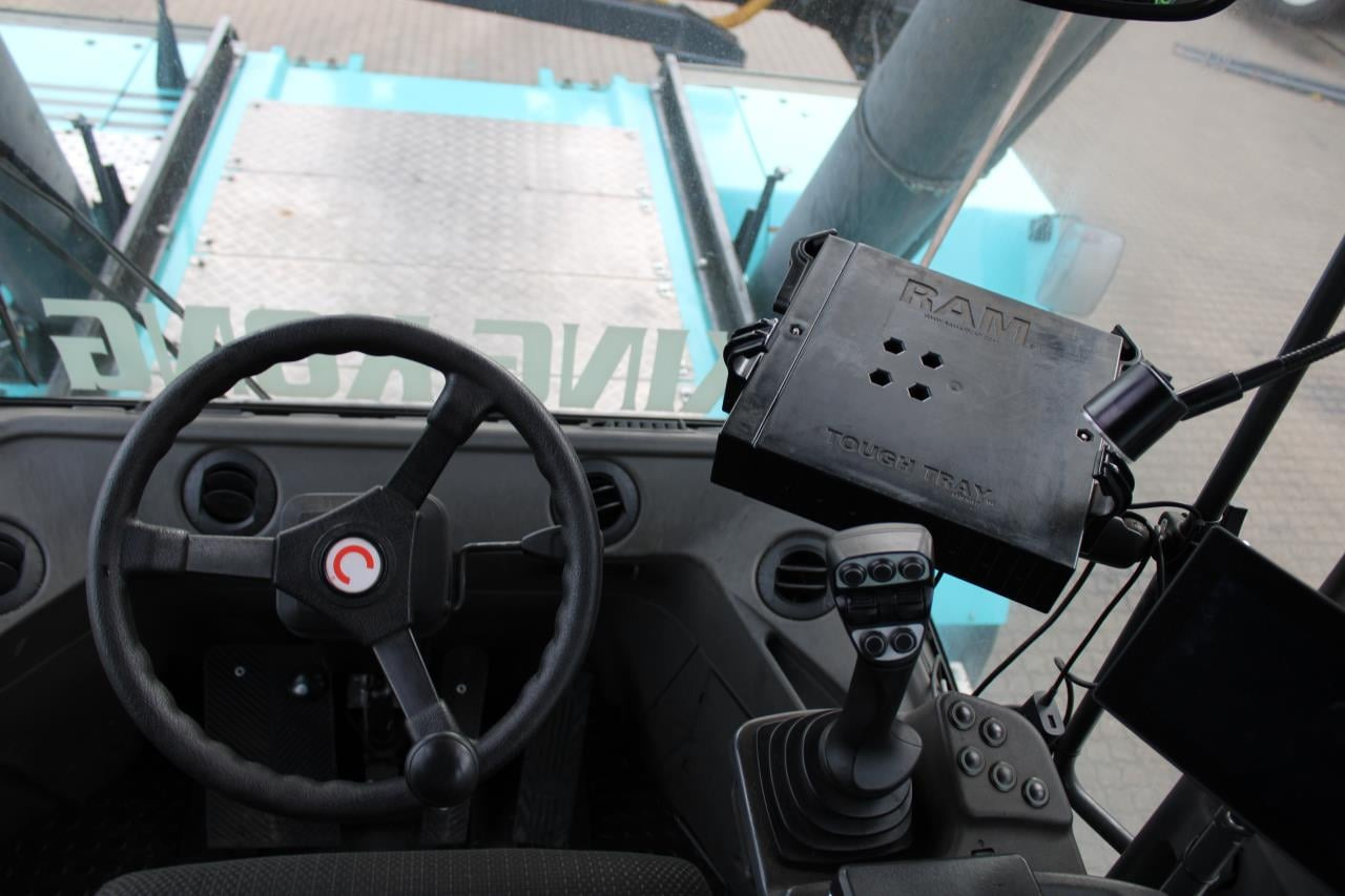 SMV 4538 CCX4 - Reach stacker: picture 4 SMV 4538 CCX4 - Reach stacker: picture 4