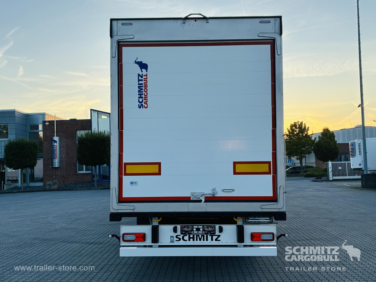 SCHMITZ Auflieger Frischdienst Standard Roller shutter - Refrigerator semi-trailer: picture 2 SCHMITZ Auflieger Frischdienst Standard Roller shutter - Refrigerator semi-trailer: picture 2