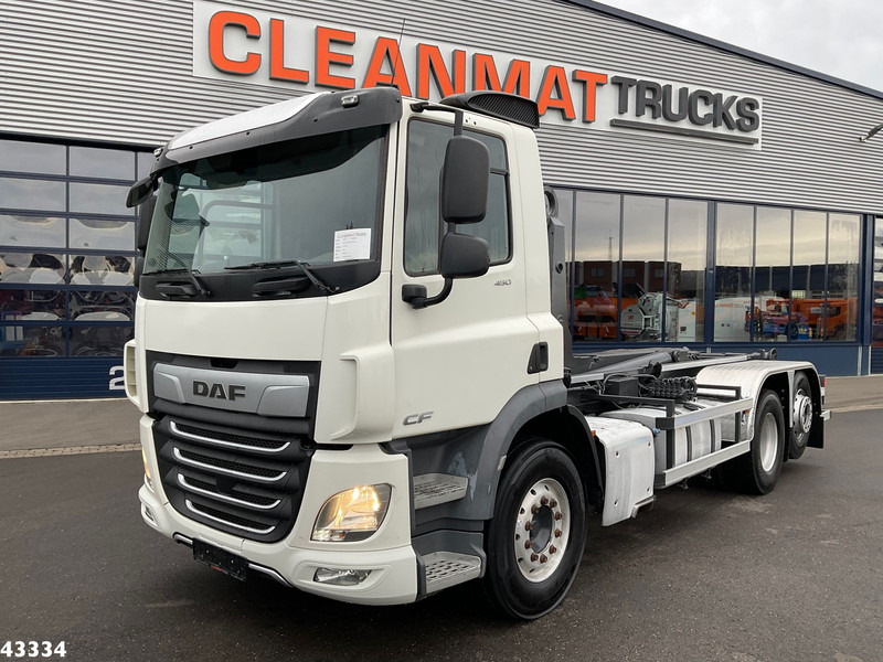 DAF FAN CF 450 Euro 6 ZF Intarder VDL 21 Ton haakarmsysteem - Hook lift truck: picture 2 DAF FAN CF 450 Euro 6 ZF Intarder VDL 21 Ton haakarmsysteem - Hook lift truck: picture 2