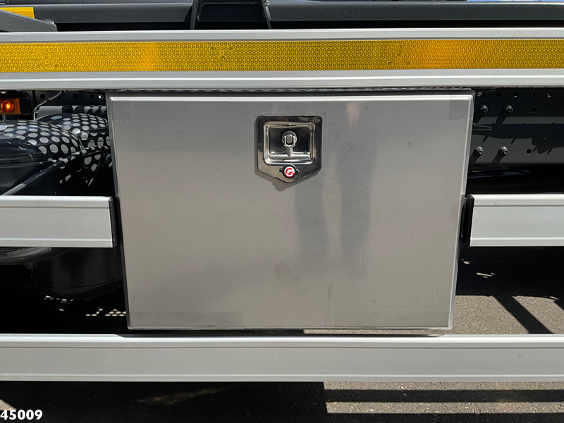 Hook lift truck, Crane truck DAF FAN XD 450 Euro 6 HMF 23 Tonmeter laadkraan: picture 10