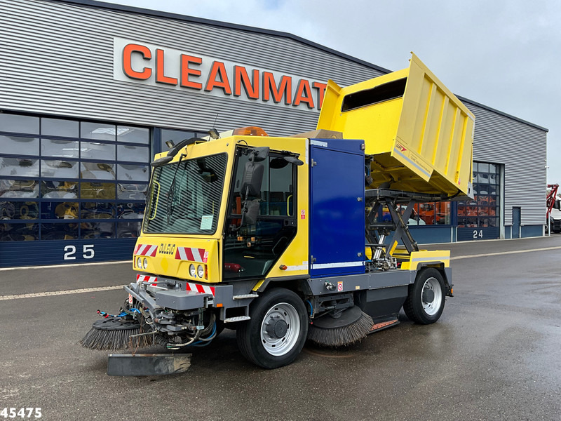 Dulevo 5020 S with 3-rd brush - Road sweeper: picture 1 Dulevo 5020 S with 3-rd brush - Road sweeper: picture 1