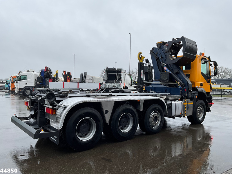 Iveco Trakker AD380T41W 8x6 Euro 6 HMF 19 Tonmeter Z-kraan - Hook lift truck, Crane truck: picture 4 Iveco Trakker AD380T41W 8x6 Euro 6 HMF 19 Tonmeter Z-kraan - Hook lift truck, Crane truck: picture 4
