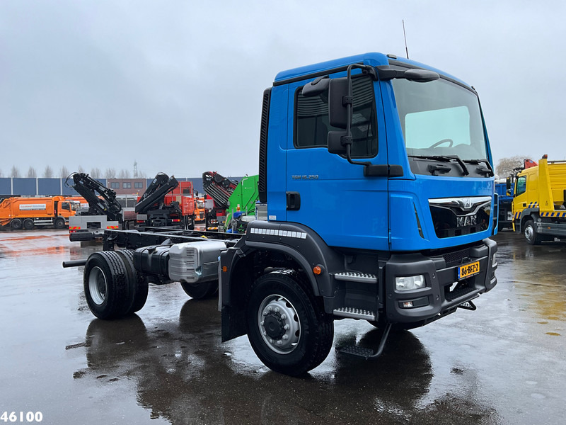 MAN TGM 18.250 4x4 Euro 6 Full Steel Manual Just 3.979 km! - Cab chassis truck: picture 2 MAN TGM 18.250 4x4 Euro 6 Full Steel Manual Just 3.979 km! - Cab chassis truck: picture 2