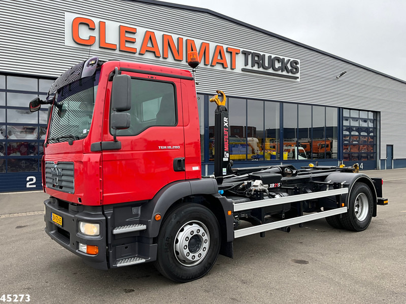 MAN TGM 18.280 Multilift 21 Ton haakarmsysteem Just 25.790 km! - Hook lift truck: picture 2 MAN TGM 18.280 Multilift 21 Ton haakarmsysteem Just 25.790 km! - Hook lift truck: picture 2