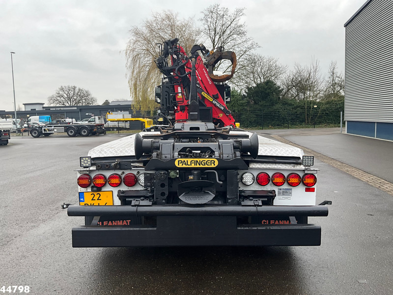 MAN TGS 35.460 10x4 Euro 6 Palfinger 20 Tonmeter Z-kraan - Hook lift truck, Crane truck: picture 3 MAN TGS 35.460 10x4 Euro 6 Palfinger 20 Tonmeter Z-kraan - Hook lift truck, Crane truck: picture 3