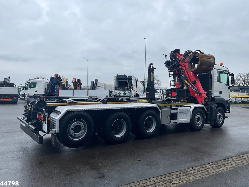 MAN TGS 35.460 10x4 Euro 6 Palfinger 20 Tonmeter Z-kraan - Hook lift truck, Crane truck: picture 4 MAN TGS 35.460 10x4 Euro 6 Palfinger 20 Tonmeter Z-kraan - Hook lift truck, Crane truck: picture 4