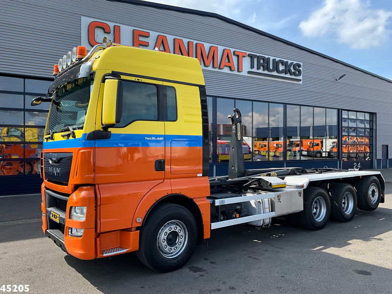 MAN TGX 35.440 Euro 6 8x4 26 Ton haakarmsysteem - Hook lift truck: picture 2 MAN TGX 35.440 Euro 6 8x4 26 Ton haakarmsysteem - Hook lift truck: picture 2