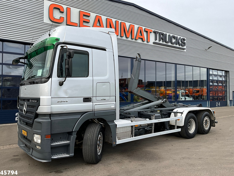 Mercedes-Benz ACTROS 2544 Marrel 20 Ton haakarmsysteem - Hook lift truck: picture 1 Mercedes-Benz ACTROS 2544 Marrel 20 Ton haakarmsysteem - Hook lift truck: picture 1