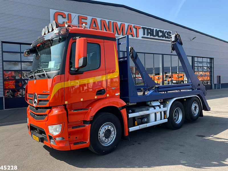 Mercedes-Benz Antos 2542 6x2 Euro 6 Hyva 18 portaalarmsysteem - Skip loader truck: picture 2 Mercedes-Benz Antos 2542 6x2 Euro 6 Hyva 18 portaalarmsysteem - Skip loader truck: picture 2