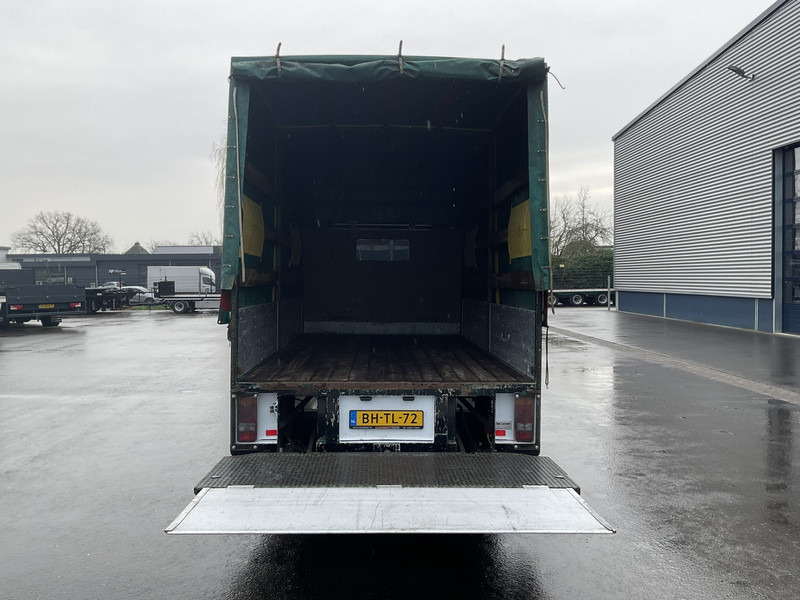 Mercedes-Benz Vario 812 D Manual - Curtain side truck: picture 3 Mercedes-Benz Vario 812 D Manual - Curtain side truck: picture 3