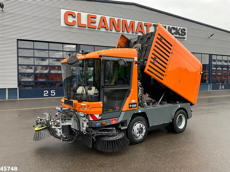 Ravo 580 with 3-rd brush - Road sweeper: picture 1 Ravo 580 with 3-rd brush - Road sweeper: picture 1