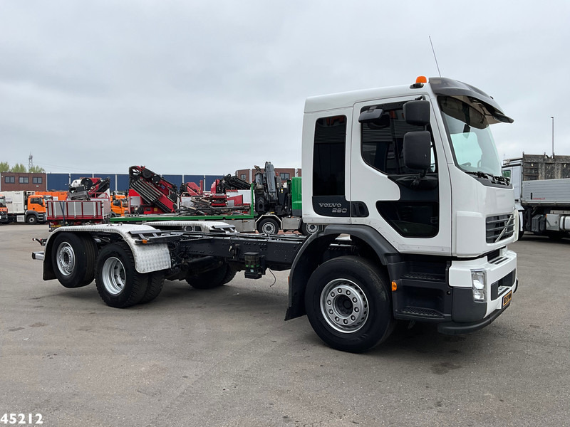Volvo FE 260 Chassis cabine with PTO Just 199.470 km! - Cab chassis truck: picture 3 Volvo FE 260 Chassis cabine with PTO Just 199.470 km! - Cab chassis truck: picture 3