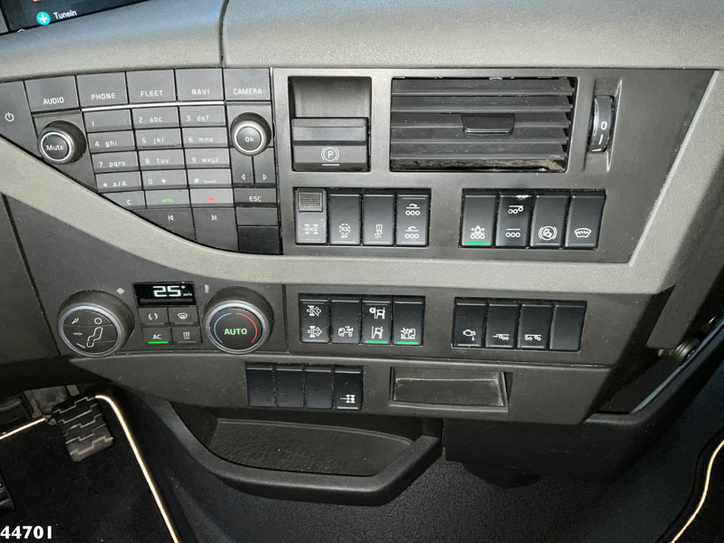 Crane truck Volvo FH 540 8x4 Euro 6 Hiab 37 Tonmeter laadkraan: picture 15