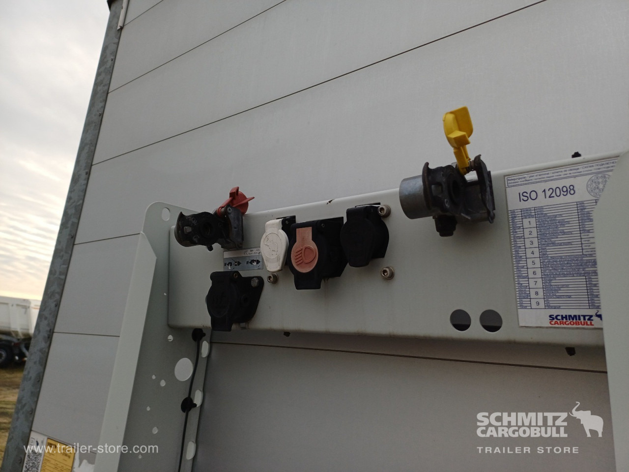 SCHMITZ Auflieger Curtainsider Standard - Curtainsider semi-trailer: picture 2 SCHMITZ Auflieger Curtainsider Standard - Curtainsider semi-trailer: picture 2