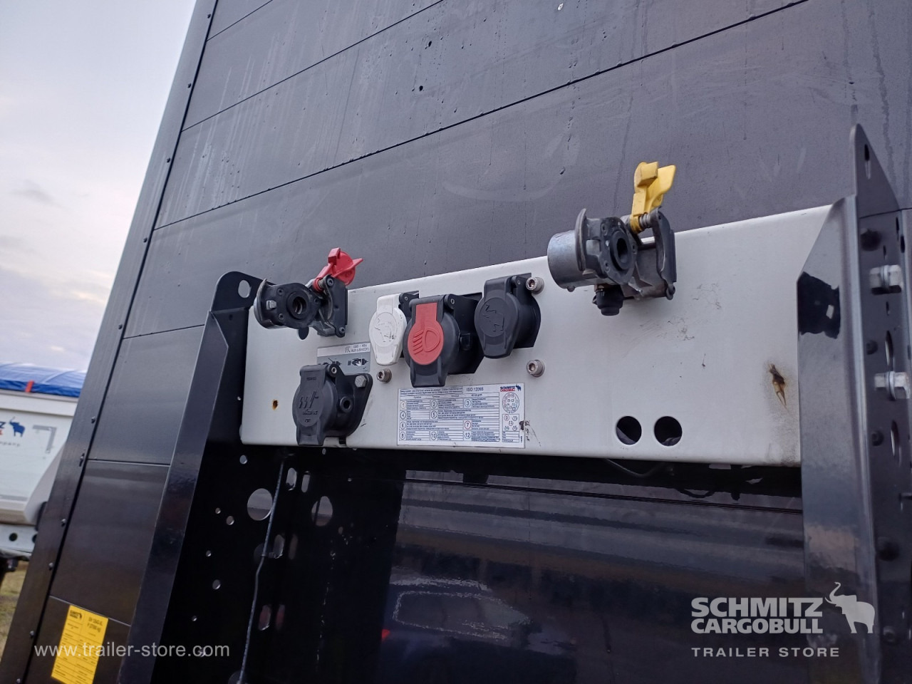 SCHMITZ Auflieger Curtainsider Standard - Curtainsider semi-trailer: picture 2 SCHMITZ Auflieger Curtainsider Standard - Curtainsider semi-trailer: picture 2