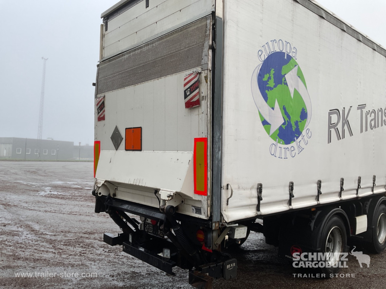KRONE Curtainsider Standard Taillift - Curtainsider semi-trailer: picture 3 KRONE Curtainsider Standard Taillift - Curtainsider semi-trailer: picture 3