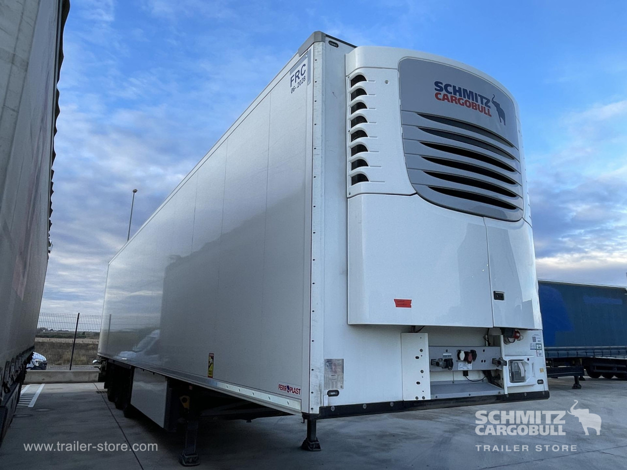 SCHMITZ Semiremolque Frigo Standard - Isothermal semi-trailer: picture 1 SCHMITZ Semiremolque Frigo Standard - Isothermal semi-trailer: picture 1