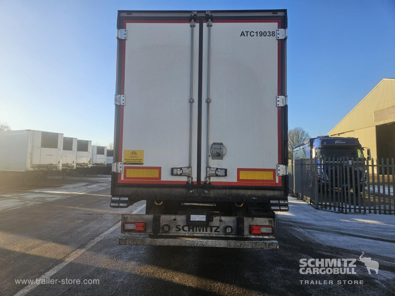 Isothermal semi-trailer SCHMITZ Reefer Multitemp: picture 12