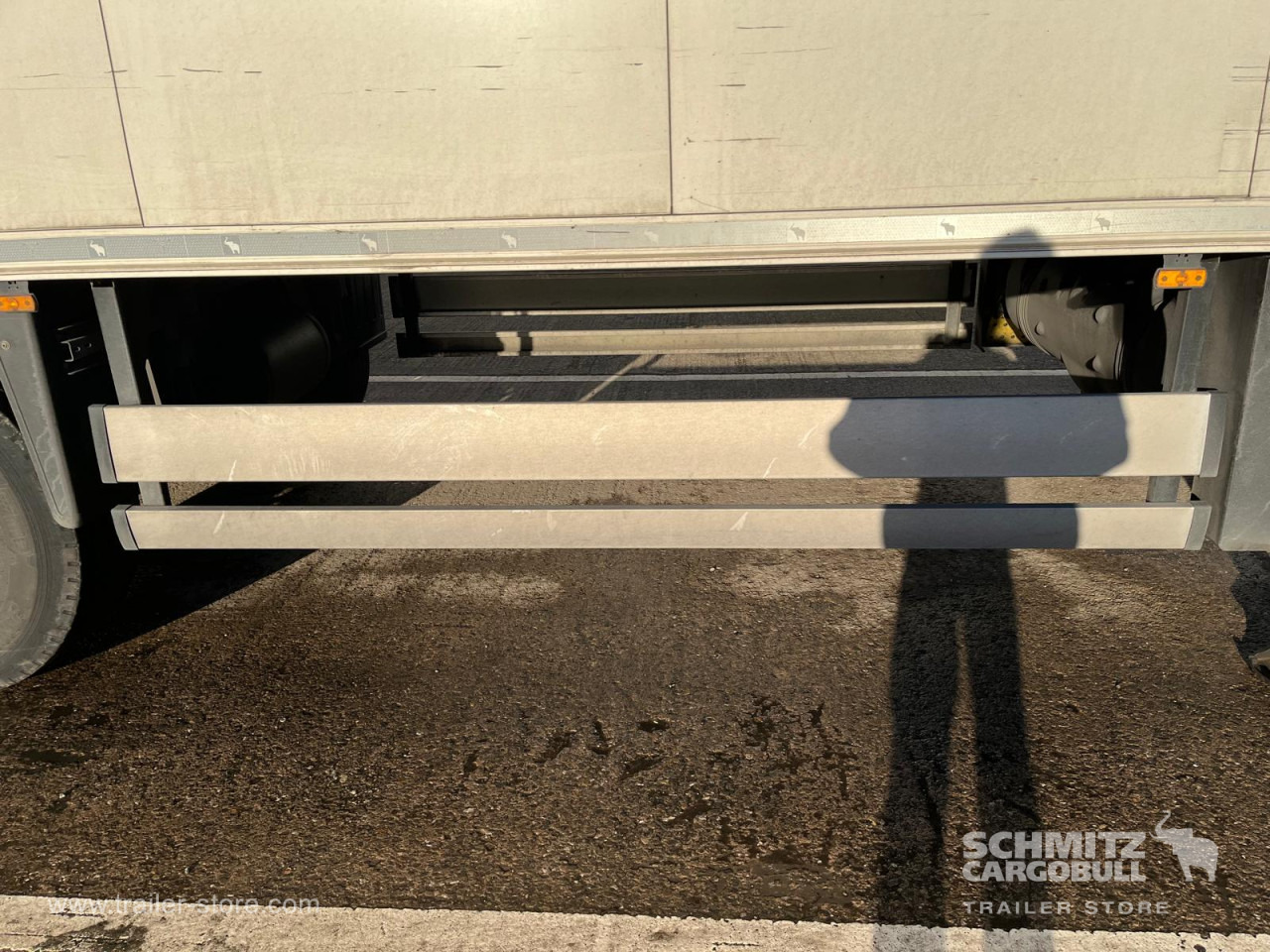 Isothermal semi-trailer SCHMITZ Reefer Multitemp: picture 6