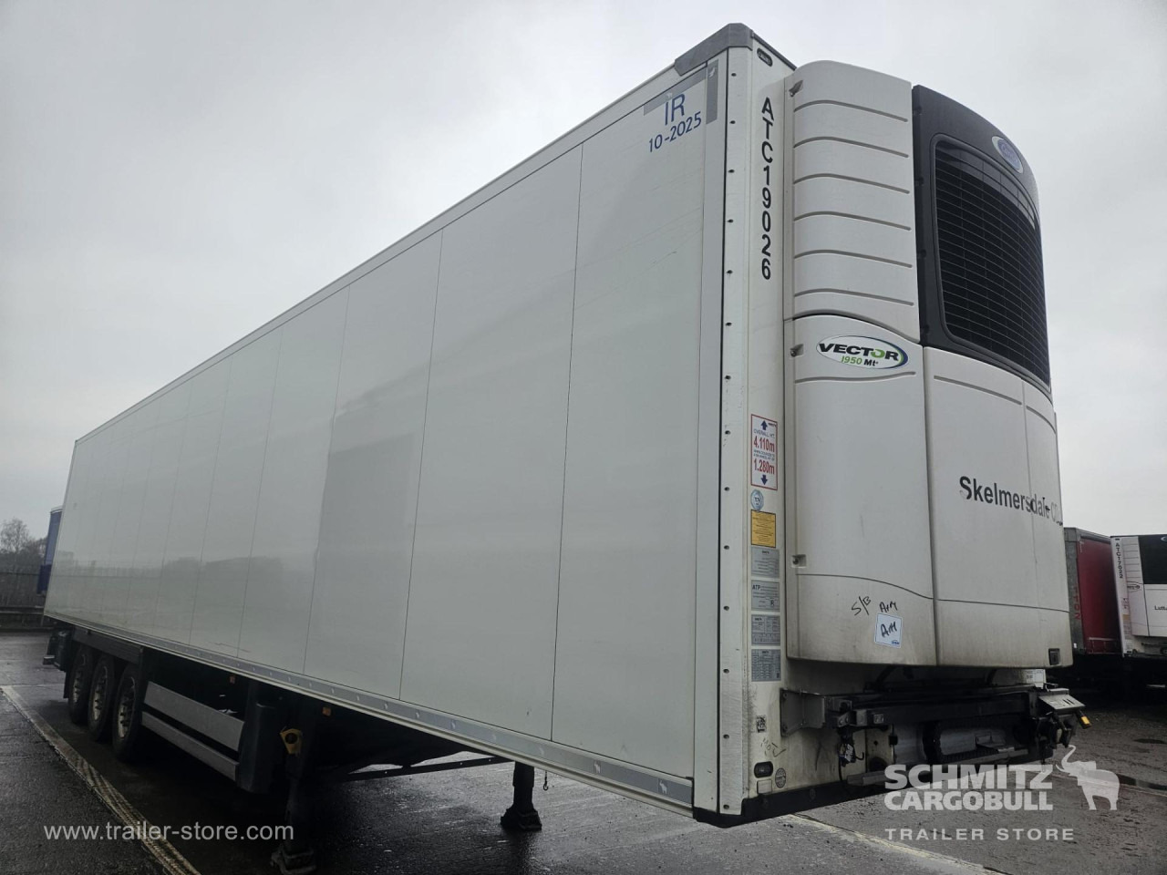 SCHMITZ Reefer Multitemp - Isothermal semi-trailer: picture 1 SCHMITZ Reefer Multitemp - Isothermal semi-trailer: picture 1
