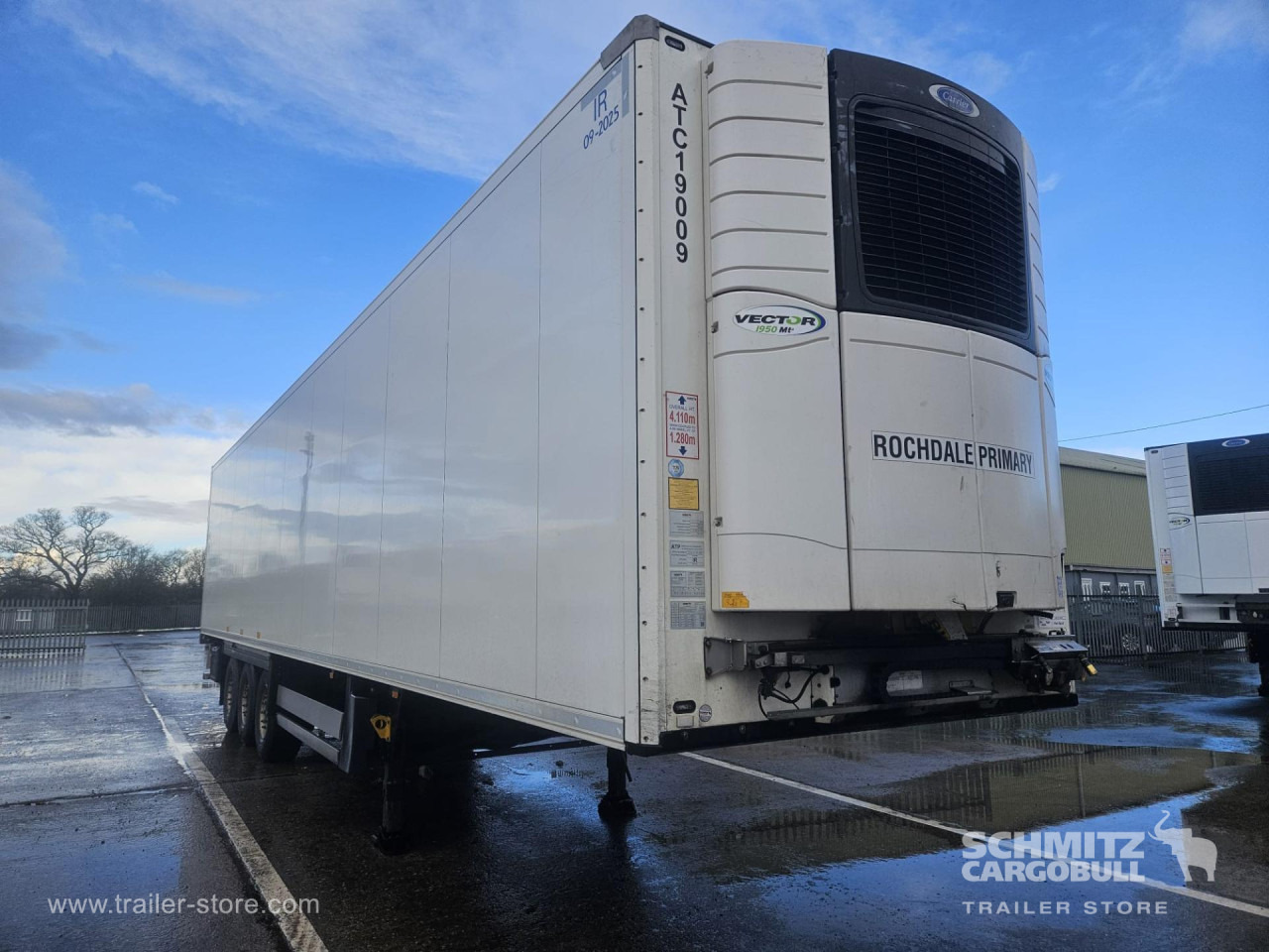 SCHMITZ Reefer Multitemp - Isothermal semi-trailer: picture 1 SCHMITZ Reefer Multitemp - Isothermal semi-trailer: picture 1