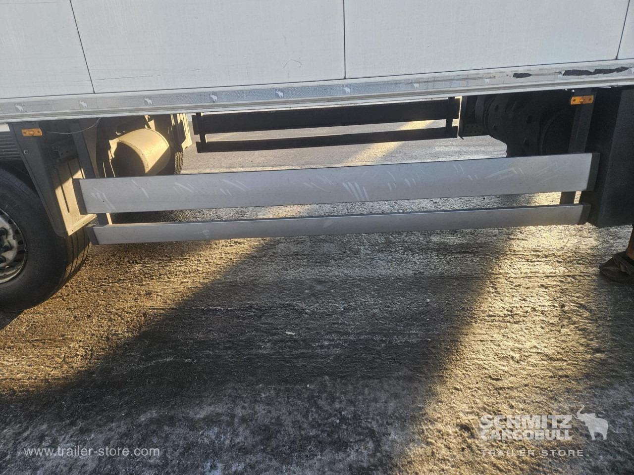 Isothermal semi-trailer SCHMITZ Reefer Multitemp: picture 7