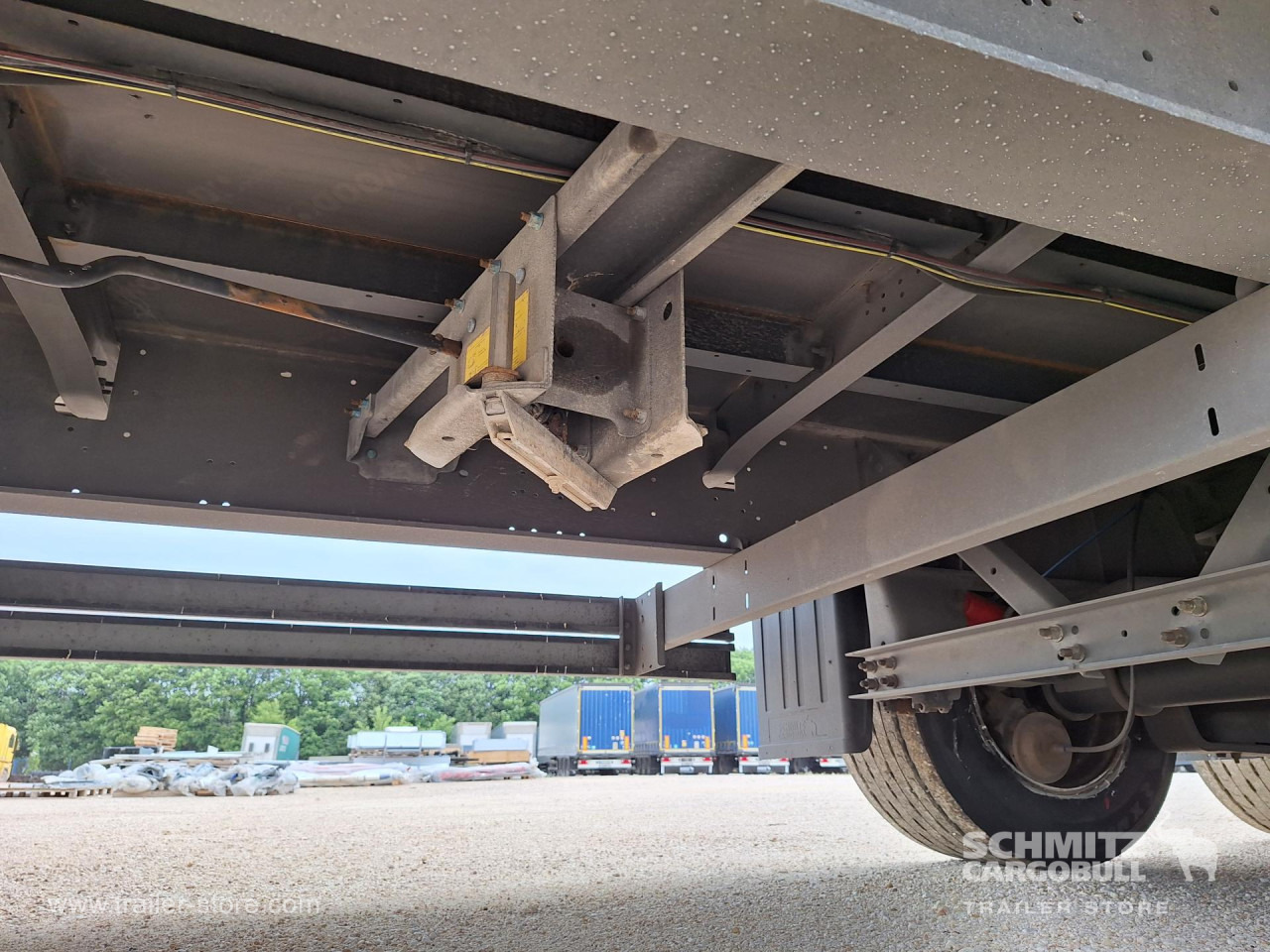 SCHMITZ Curtainsider Mega - Curtainsider semi-trailer: picture 5 SCHMITZ Curtainsider Mega - Curtainsider semi-trailer: picture 5