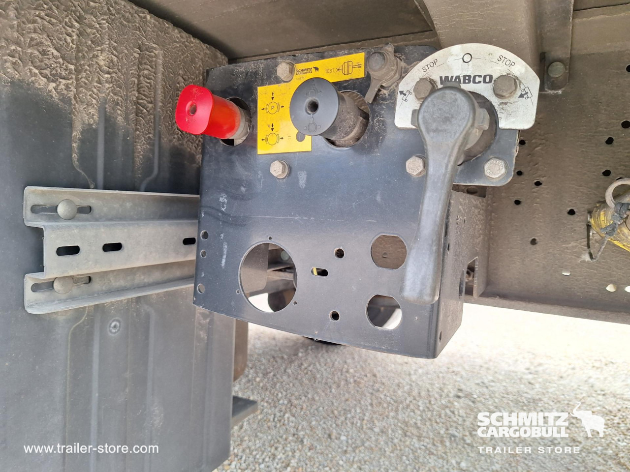 SCHMITZ Curtainsider Mega - Curtainsider semi-trailer: picture 3 SCHMITZ Curtainsider Mega - Curtainsider semi-trailer: picture 3