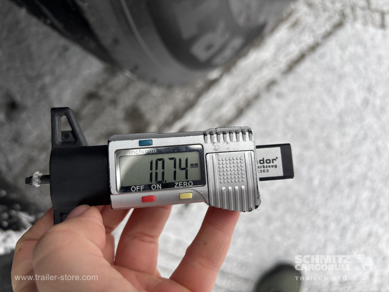 SCHMITZ Curtainsider Standard - Curtainsider semi-trailer: picture 4 SCHMITZ Curtainsider Standard - Curtainsider semi-trailer: picture 4