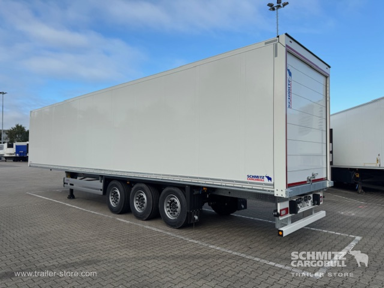 SCHMITZ Oplegger Kasten Standard Roller shutter door - Closed box semi-trailer: picture 1 SCHMITZ Oplegger Kasten Standard Roller shutter door - Closed box semi-trailer: picture 1