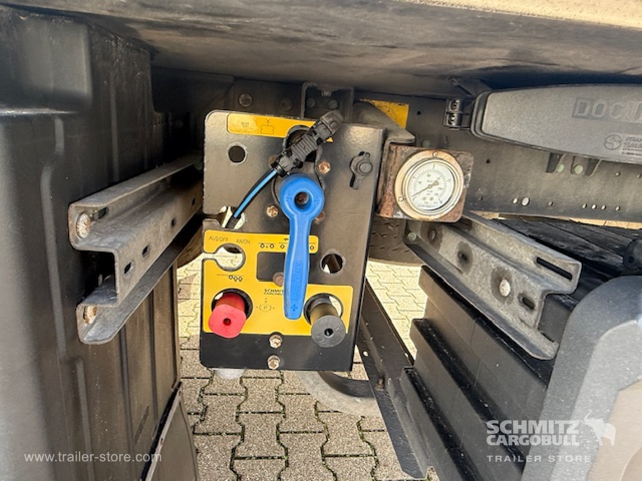 SCHMITZ Oplegger Vries Standard Double deck - Isothermal semi-trailer: picture 3 SCHMITZ Oplegger Vries Standard Double deck - Isothermal semi-trailer: picture 3