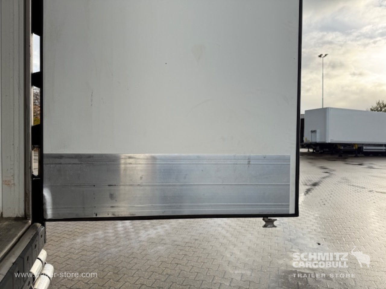 SCHMITZ Oplegger Vries Standard Double deck - Isothermal semi-trailer: picture 4 SCHMITZ Oplegger Vries Standard Double deck - Isothermal semi-trailer: picture 4