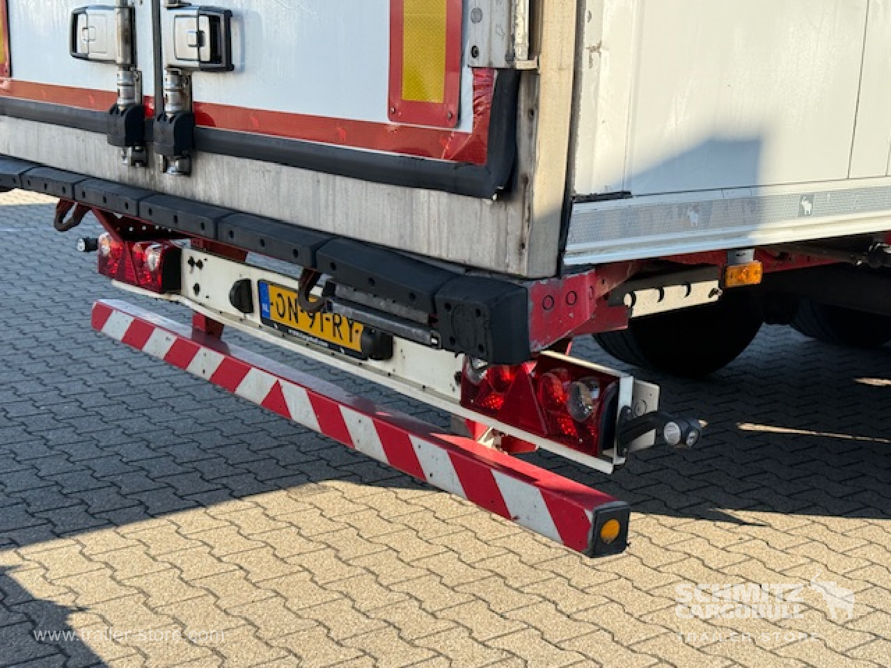 SCHMITZ Oplegger Vries Standard - Isothermal semi-trailer: picture 2 SCHMITZ Oplegger Vries Standard - Isothermal semi-trailer: picture 2